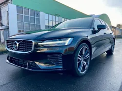 Schwarz Gebraucht 2020 Volvo V60 R-Design Kombi | 30.000 € (Guter Preis)