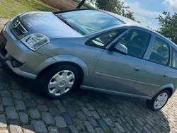 Grau Gebraucht 2008 Opel Meriva Van / Kleinbus | 2.499 € (Etwas zu teuer)