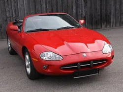Rot Gebraucht 2000 Jaguar XK8 Cabrio | 38.999 €
