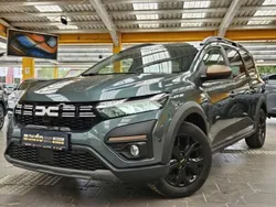 Grün Gebraucht 2024 Dacia Jogger Extreme Kombi | 19.975 € (Fairer Preis)