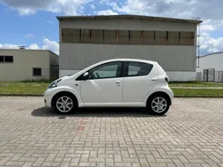 Weiß Gebraucht 2009 Toyota Aygo Kleinwagen | 2.499 € (Guter Preis)