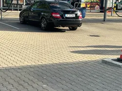 Schwarz Gebraucht 2007 Mercedes C350 Limousine | 8.600 € (Teuer)