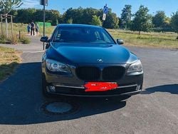 Grau Gebraucht 2009 BMW 730 Limousine | 8.600 € (Guter Preis)