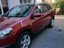 Rot Gebraucht 2012 Nissan Qashqai +2 SUV | 12.300 € (Teuer)