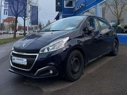 Farbe encreblau oder dark Gebraucht 2018 Peugeot 208 Signature Sky Kleinwagen | 8.290 € (Fairer Preis)