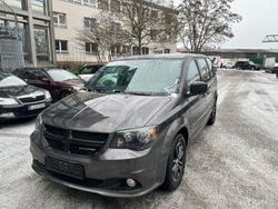 Grau Gebraucht 2017 Dodge Grand Caravan Van / Kleinbus | 15.990 € (Fairer Preis)