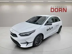 Weiß Gebraucht 2024 Kia Ceed 2 Limousine | 25.990 € (Fairer Preis)