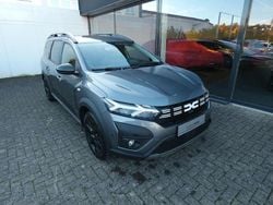 Grau Gebraucht 2023 Dacia Jogger Extreme Van / Kleinbus | 22.500 € (Guter Preis)