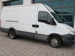 Weiß Gebraucht 2012 Iveco Daily Limousine | 7.490 € (Fairer Preis)