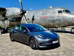 Grau Gebraucht 2022 Tesla Model 3 Limousine | 29.990 € (Fairer Preis)