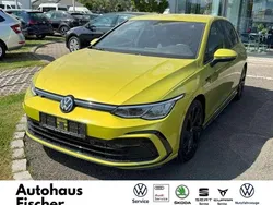 Limonengelb metallic Gebraucht 2023 VW Golf VIII R-line Kleinwagen | 24.390 € (Guter Preis)