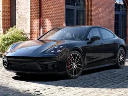 Tiefschwarzmetallic Gebraucht 2022 Porsche Panamera 4S Limousine | 99.900 €