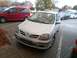 Silber Gebraucht 2002 Nissan Almera Tino Van / Kleinbus | 1.100 € (Guter Preis)