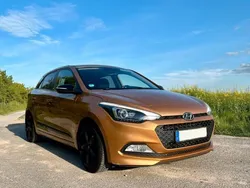 Orange Gebraucht 2015 Hyundai i20 Blackline Limousine | 6.900 € (Guter Preis)
