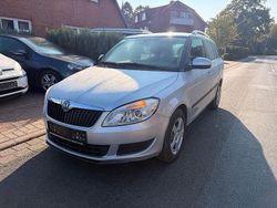 Silber Gebraucht 2011 Skoda Fabia Family Kleinwagen | 3.950 € (Etwas zu teuer)
