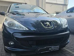Grau Gebraucht 2011 Peugeot 206+ Kleinwagen | 3.980 € (Fairer Preis)
