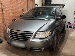 Grau Gebraucht 2006 Chrysler Voyager Van / Kleinbus | 1.999 €