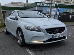 Blau Gebraucht 2012 Volvo V40 Momentum Kombi | 6.600 € (Fairer Preis)