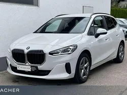 Alpinweiss Gebraucht 2024 BMW 218 Active Tourer Luxury Line Van / Kleinbus | 31.999 € (Guter Preis)