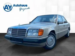 Silber Gebraucht 1990 Mercedes E200 Limousine | 7.850 €