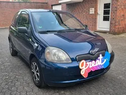 Blau Gebraucht 2000 Toyota Yaris Kleinwagen | 750 € (Fairer Preis)