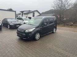 Schwarz Gebraucht 2017 Ford Tourneo Connect Titanium Van / Kleinbus | 13.998 € (Fairer Preis)