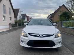 Weiß Gebraucht 2011 Hyundai i30 Limousine | 3.900 € (Fairer Preis)