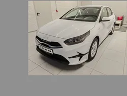 Weiß Neu 2025 Kia Ceed Comfort Limousine | 24.990 € (Guter Preis)
