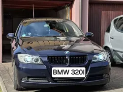 Blau Gebraucht 2008 BMW 320 Limousine | 8.999 € (Teuer)