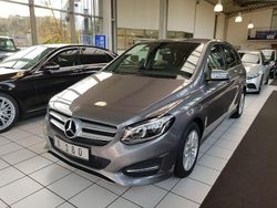 Grau Gebraucht 2018 Mercedes B180 Urban Van / Kleinbus | 20.600 € (Fairer Preis)