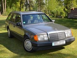 Grau Gebraucht 1989 Mercedes 230 Kombi | 6.200 €