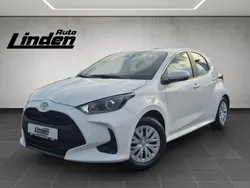 Super white 2 Gebraucht 2024 Toyota Yaris Hybrid Business Edition Limousine | 20.870 € (Fairer Preis)