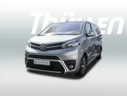 Silber Gebraucht 2023 Toyota Proace Verso Comfort Kombi | 31.980 € (Superpreis)