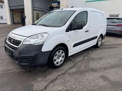 Weiß Gebraucht 2016 Peugeot Partner Comfort plus Van / Kleinbus | 6.500 € (Superpreis)