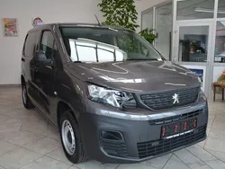 Weiß Gebraucht 2022 Peugeot Partner Premium Van / Kleinbus | 22.850 €