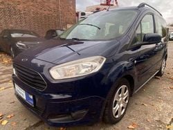Blazer blue Gebraucht 2016 Ford Tourneo Courier Van / Kleinbus | 8.990 € (Guter Preis)