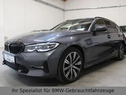 Grau Gebraucht 2021 BMW 320 Sport Line Kombi | 27.890 € (Fairer Preis)