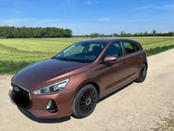 Braun Gebraucht 2017 Hyundai i30 Limousine | 10.200 € (Fairer Preis)