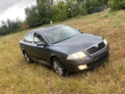 Grau Gebraucht 2007 Skoda Octavia Limousine | 1.900 € (Guter Preis)