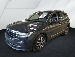 Grau Gebraucht 2021 VW Tiguan Life SUV | 25.380 € (Fairer Preis)