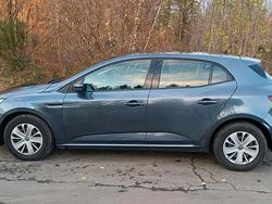 Silber Gebraucht 2018 Renault Mégane IV Limousine | 9.000 € (Superpreis)