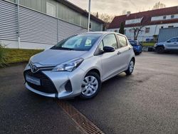 Silber Gebraucht 2014 Toyota Yaris Basis Kleinwagen | 9.990 € (Etwas zu teuer)