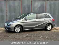 Grau Gebraucht 2013 Mercedes B180 Edition Van / Kleinbus | 12.980 € (Fairer Preis)