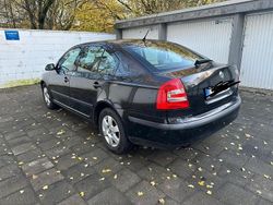 Schwarz Gebraucht 2005 Skoda Octavia Limousine | 1.200 € (Guter Preis)