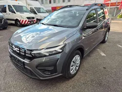 Grau Gebraucht 2024 Dacia Jogger Essentiel Van / Kleinbus | 17.950 € (Fairer Preis)