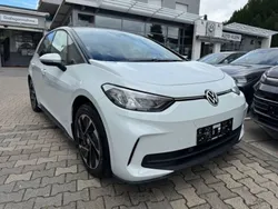 Weiß Gebraucht 2024 VW ID.3 Pro Kleinwagen | 28.850 € (Fairer Preis)
