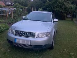 Grau Gebraucht 2001 Audi A4 Limousine | 1.550 € (Fairer Preis)