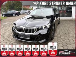 Black sapphire metallic Gebraucht 2025 BMW 520 M Sport Kombi | 50.980 € (Superpreis)