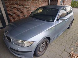 Blau Gebraucht 2009 BMW 116 Kleinwagen | 3.800 €