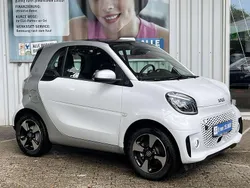 Weiß Gebraucht 2024 Smart ForTwo Electric Drive Exclusive Kleinwagen | 17.450 € (Fairer Preis)